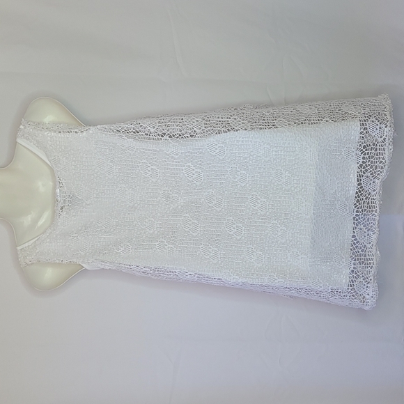 White Lace Tank, Black Chunky Button Accent, 1X - Picture 6 of 11